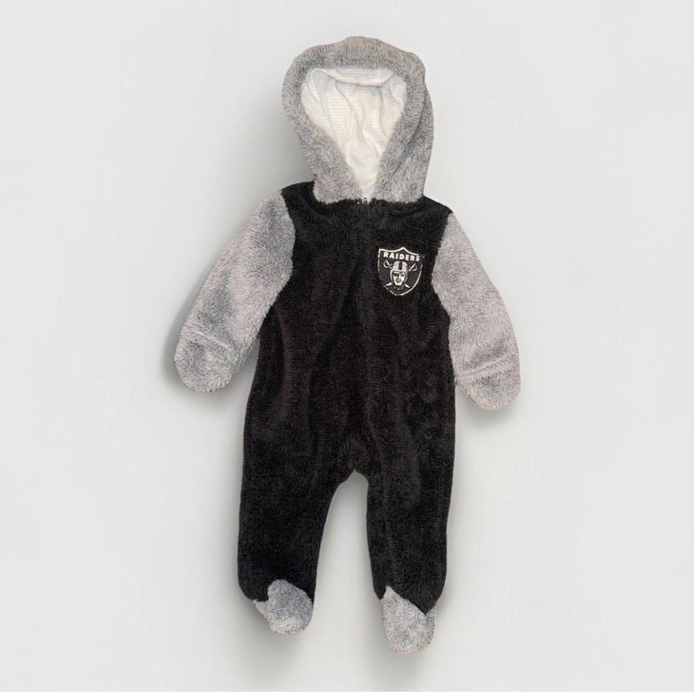 NFL Las Vegas Raiders Game Nap Teddy Fleece Bodysuit 6-9 Months Football Player